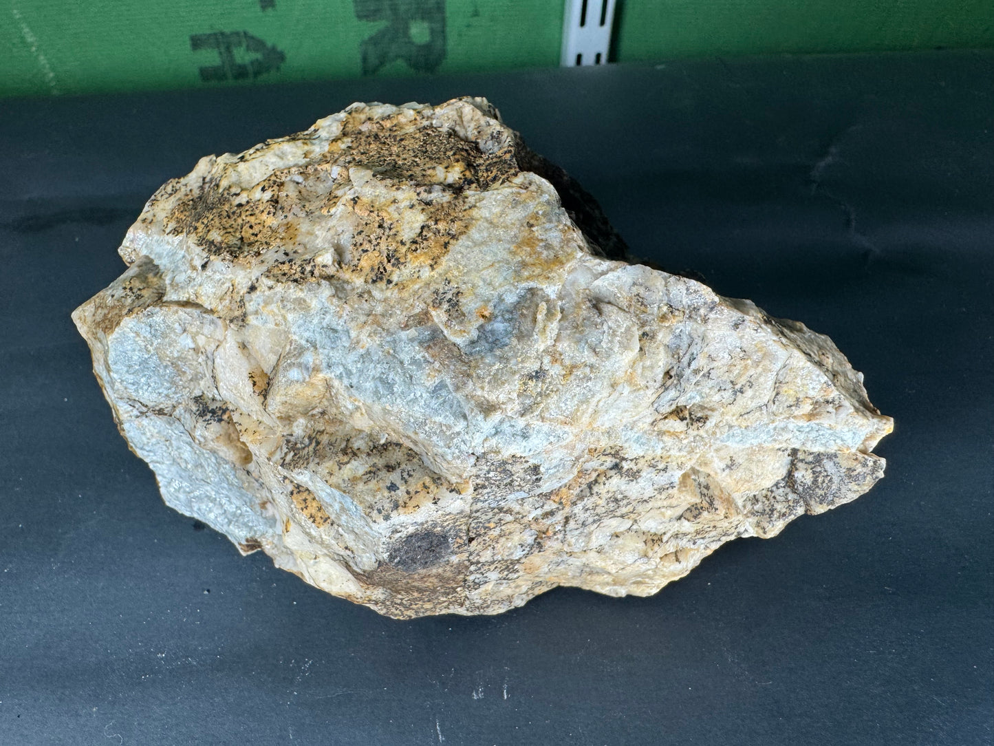 F5 calcite & scheelite