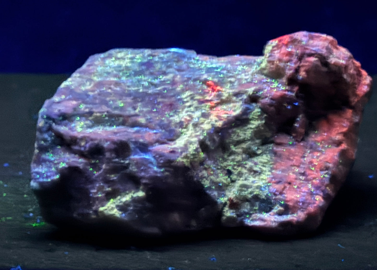 O2 - Hackmanite Kokasha Valley, Afghanistan