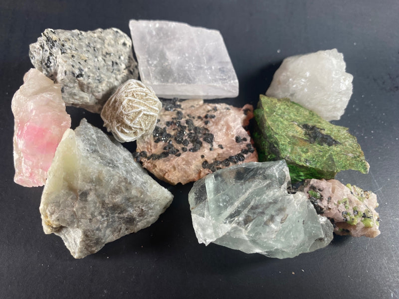 C11 - Longwave Fluorescent Mineral Kit (10 Specimens)