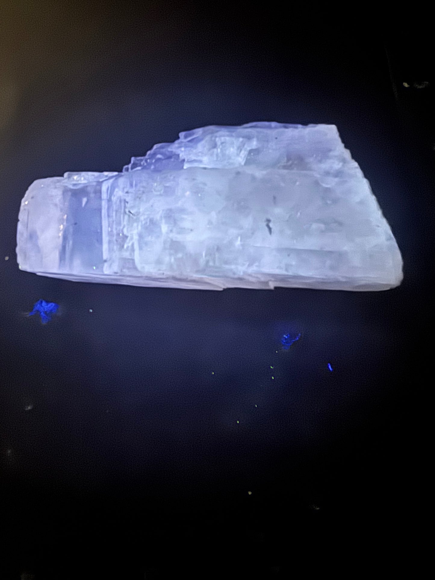 J4- Challenger Cave fluorescent pink calcite