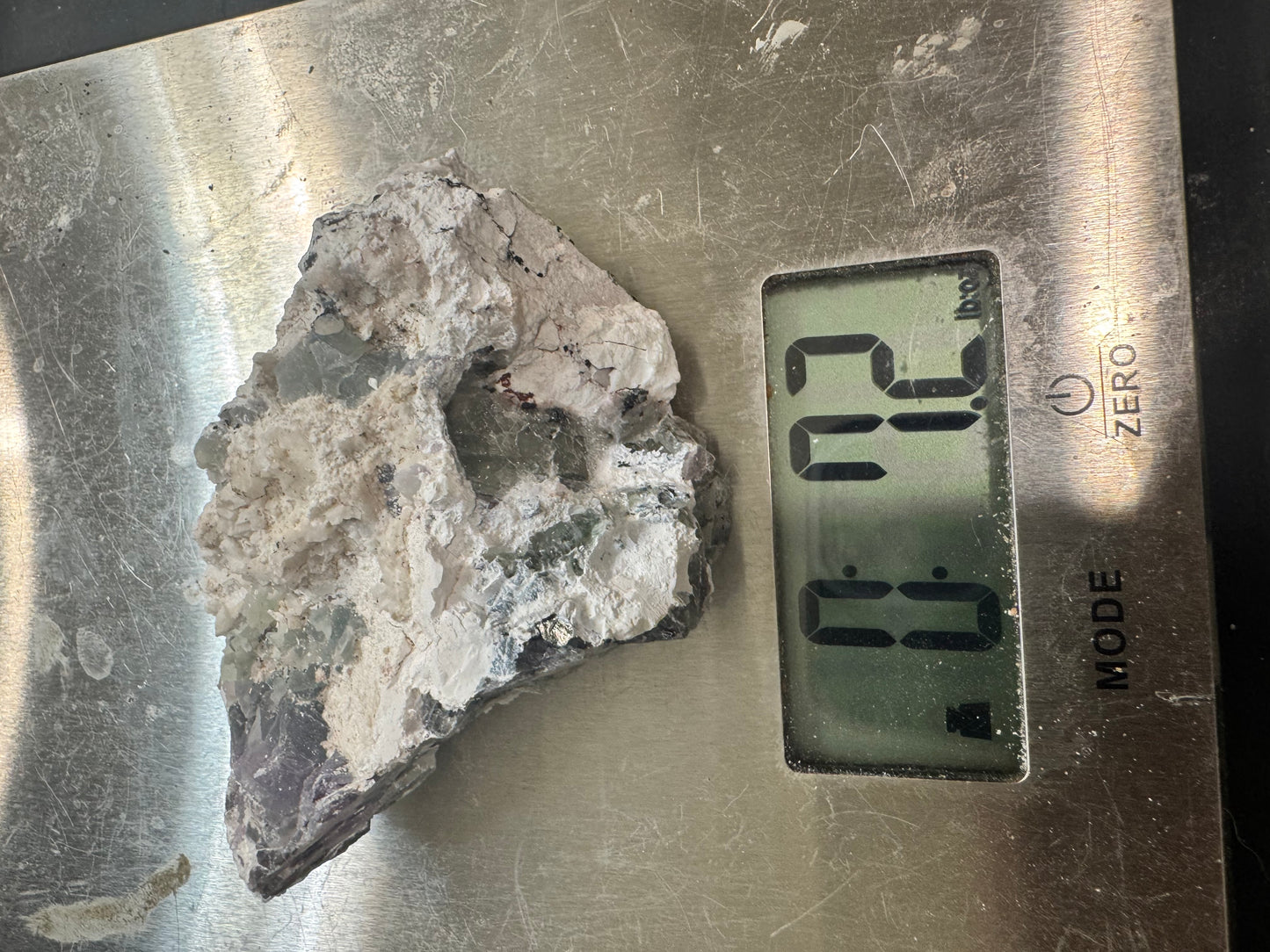 J1- fluorescent fluorite chalcedony specimen
