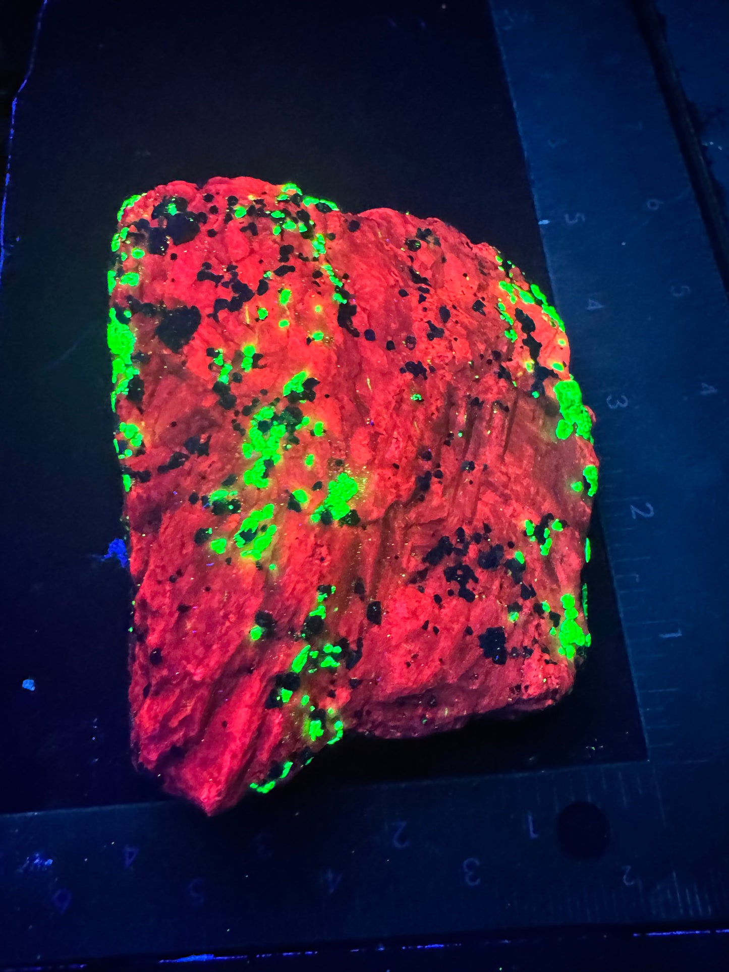 J6-calcite & willemite from New Jersey