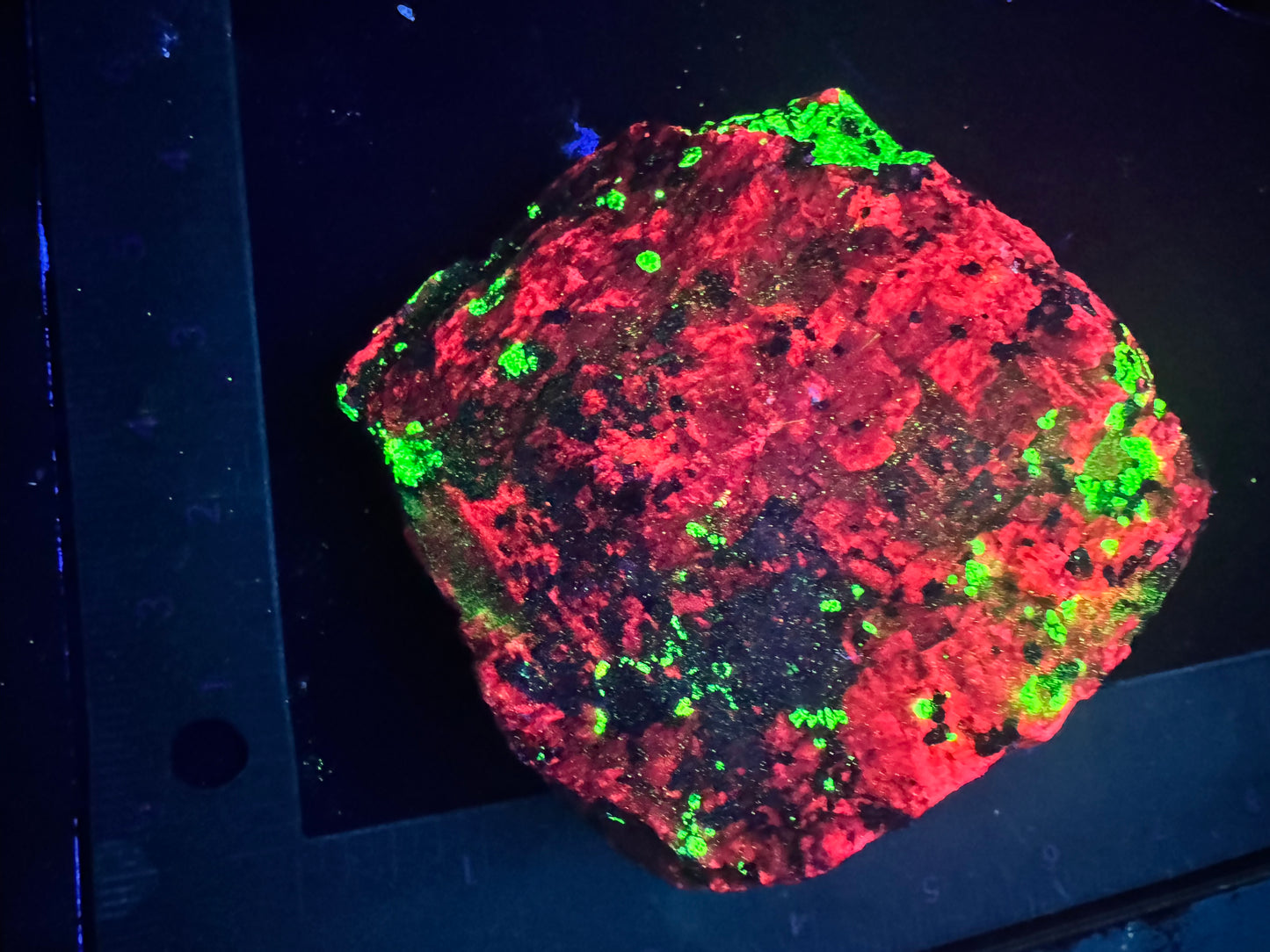 J6-calcite & willemite from New Jersey