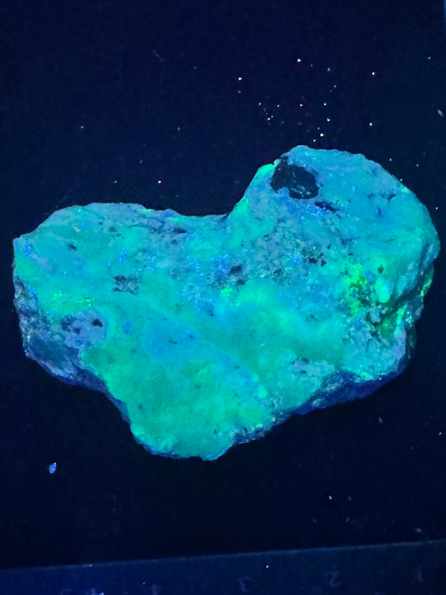 J7-Fluorescent quartz from Durango, Mexico