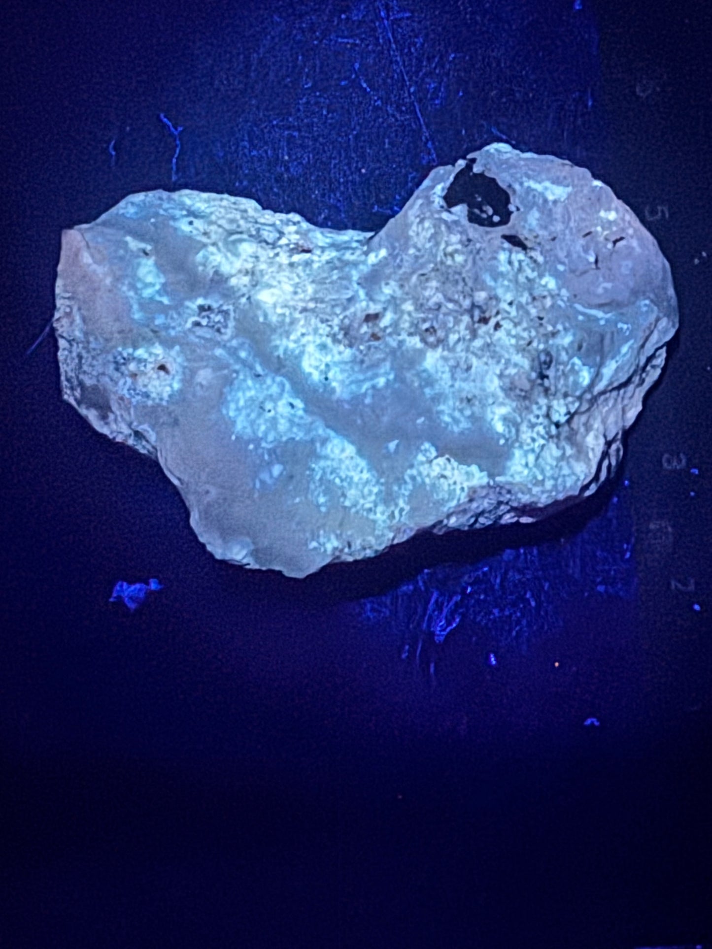 J7-Fluorescent quartz from Durango, Mexico