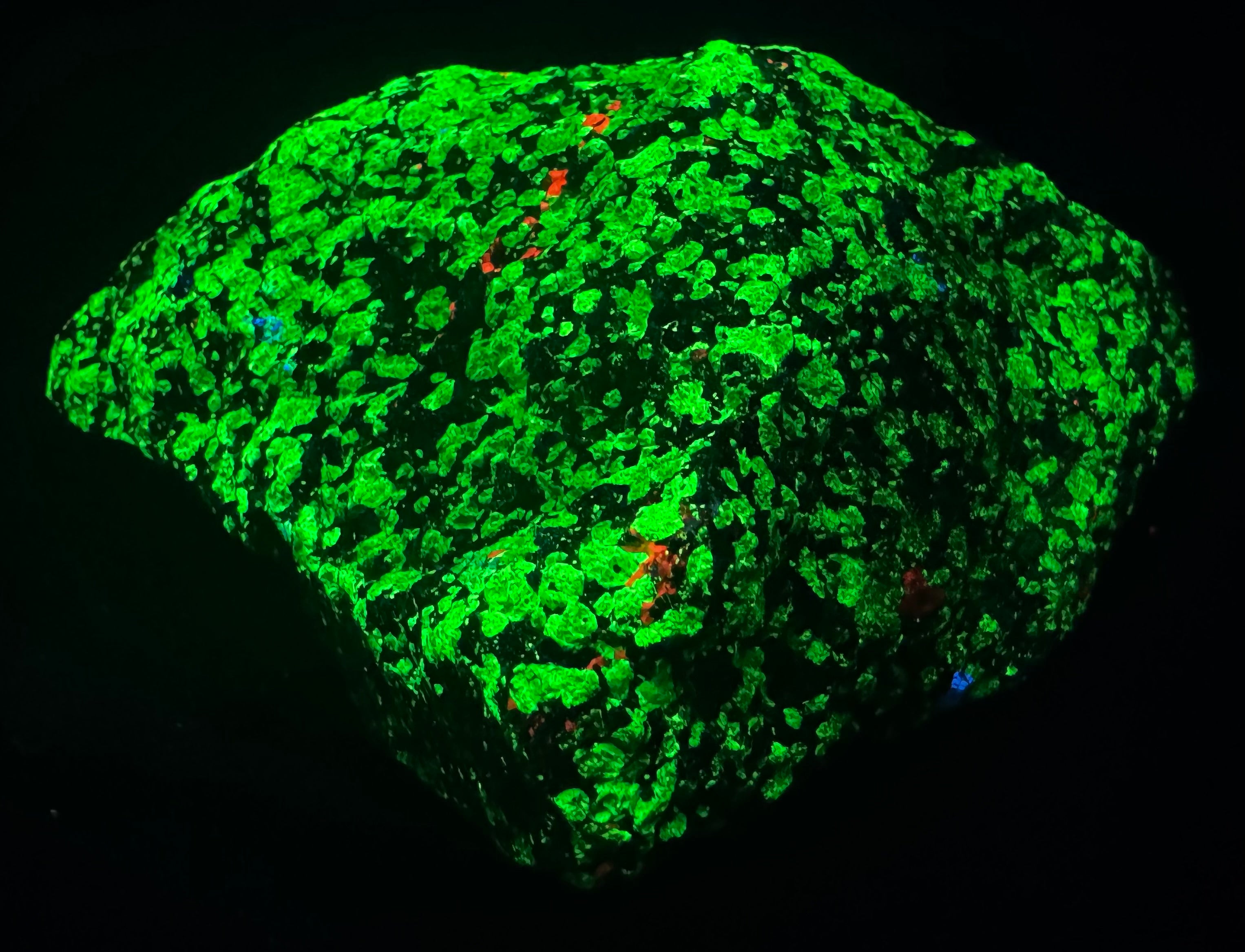 O50 - Willemite - Franklin, New Jersey – Ultraviolet Tools LLC