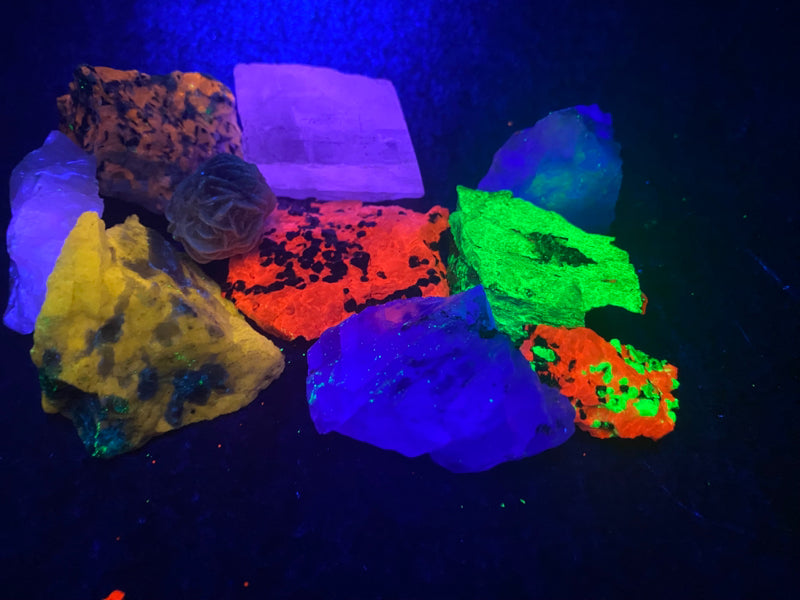 Fluorescent Rocks Key C11 - Longwave Fluorescent Mineral Kit (10 Specimens) – Ultraviolet ...